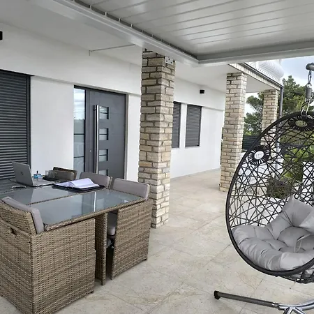 Lidija Apartment *
