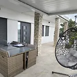 Lidija Apartment *
